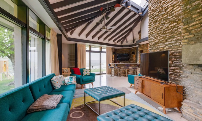 Delhi Hills House | Luxe Cincinnati Home Rental w/ Ohio River Views!