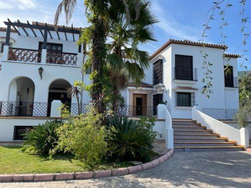 Alhaurin el Grande Villa | Elegant Haciënda La Campiña with Pool and Tennis Court