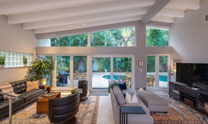 Harbor Village House | Cozy Retreat Steps From Beach, Dining & Family-Friendly Fun