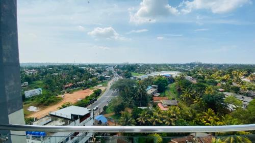 Pannipitiya Apartment | Premier Highway Residencies: Family-Friendly with Pool Access