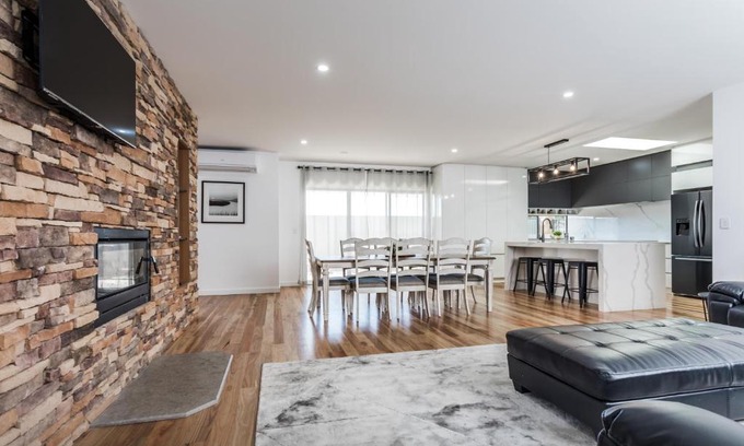 Bayonet Head House | Elegant Luxe Home by the BnB Collection - Guest Rated 9.5