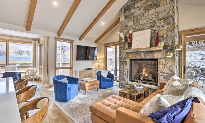Silverthorne House | Top-Rated Silverthorne Home with Ski Access & Hot Tub
