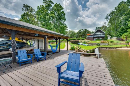Eatonton House | Elegant Lake Sinclair Retreat with Private Dock & Beach Access