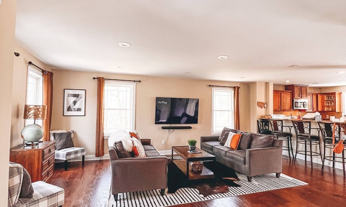 Jim Thorpe House | Premier Luxe Lodge @ Poconos: Hot Tub, Spa & Adventure Awaits
