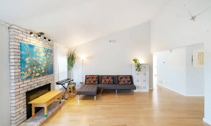 Dublin House | Modern Family Retreat with Kitchen in The East Bay