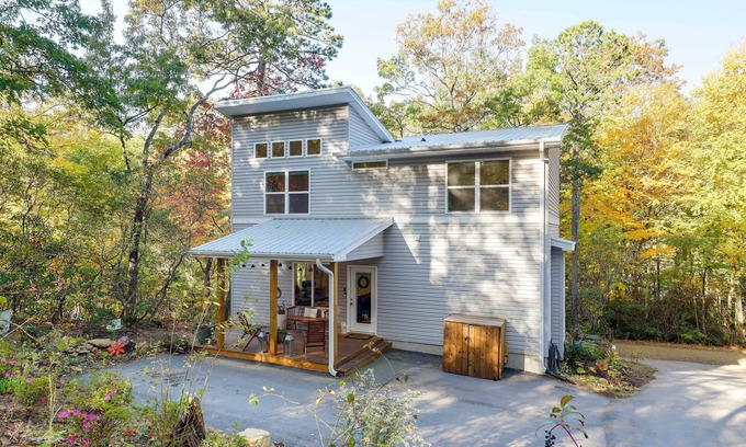 Ridgecrest House | Guest Rated 10/10: Elegant Mountain Retreat in Asheville