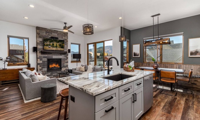 Frisco House | Elegant Mountain Townhouse Near Main St & Shuttle Access