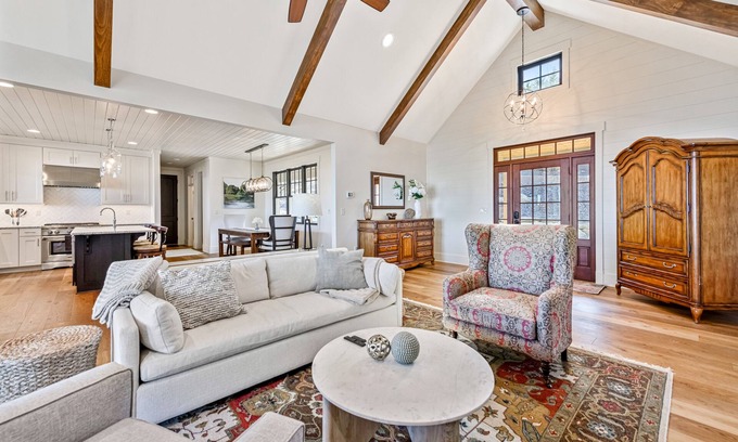 Laurel Park House | Idyllic Mountain-View Retreat with Private Hot Tub & Chef's Kitchen