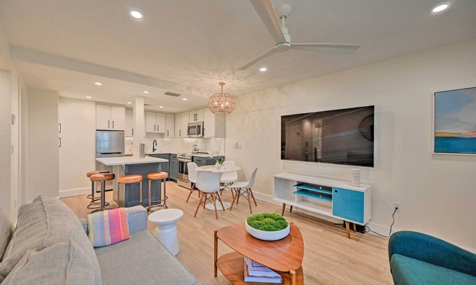 Old Naples Condo | Discover Naples: Relax by the Beach & Explore Downtown!