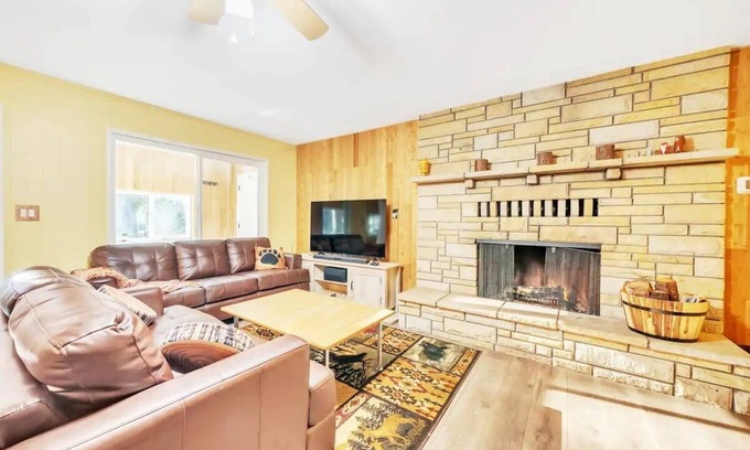 Croft House | Exclusive Private Mountainside Retreat in Pioneer - 9/10 Rated!