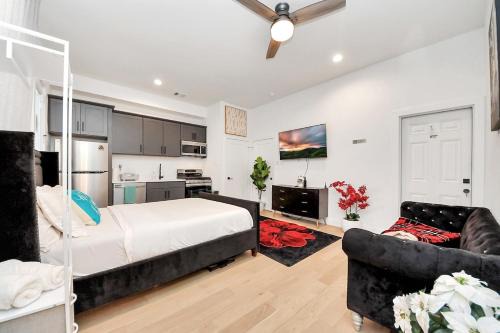 East Downtown Houston Apartment | Luxe Private Studio