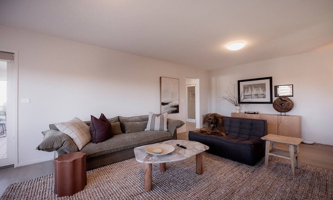 Battery Point Apartment | Luxe Retreat in Battery Point