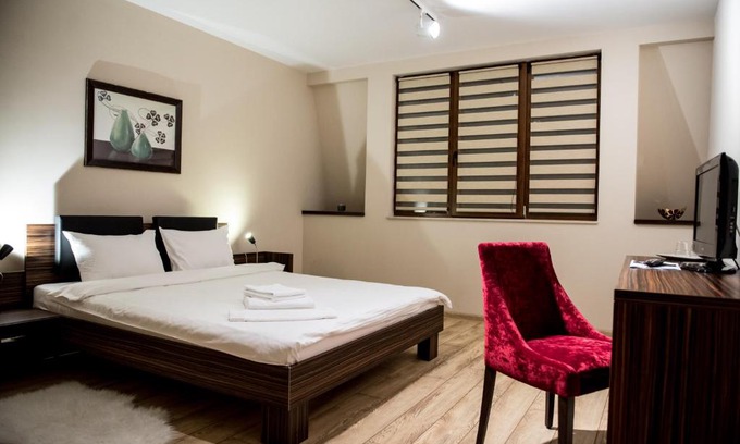 Tirgu Mures House | Experience Luxe Stay: Family-Friendly with Kitchen Amenities