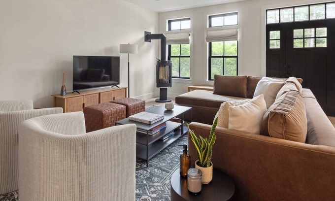 Stowe Area House | Luxe Stowe Retreats | Near Downtown