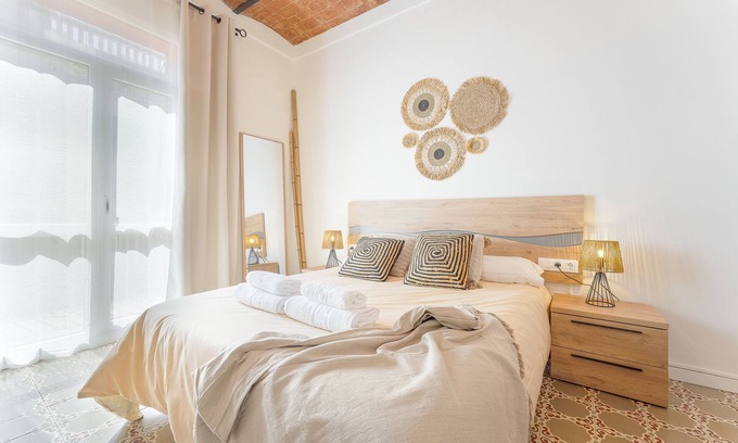 Tarragona Apartment | Elegant Tarragona Suites with Ocean View & Spa Amenities
