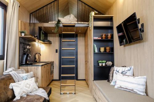 Waarde Ski Chalet | Inviting Tinyhouse Retreat on Minicamping in Waarde