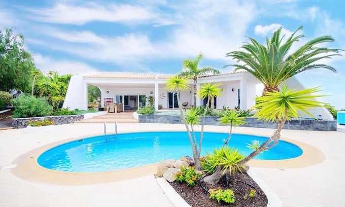 Adeje Villa | Elegant Villa with Private Pool, Jacuzzi & Breathtaking Views