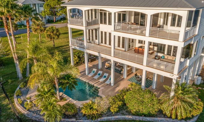 Tarpon Springs Villa | Elegant Waterfront Retreat with Pool & Gulf Access