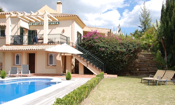 Marbella Villa | Elegant Villa with Ocean View in Marbella-Elviria