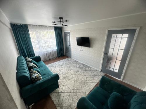 Oskemen Apartment | Inviting LuxHome на УК: Family-Friendly Stay with Breakfast