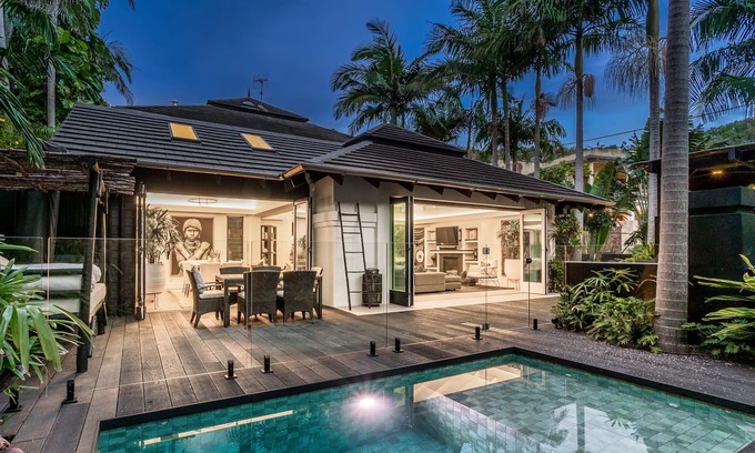 Byron Bay Villa | Luxico's Casbar Villa - only 50m from the beach