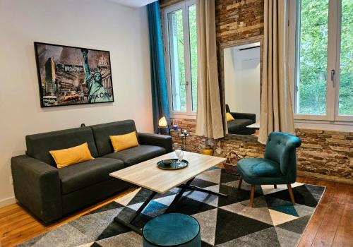 Marengo - Jolimont Apartment | Chic & Cozy Luxine 2: Family-Friendly Retreat with AC