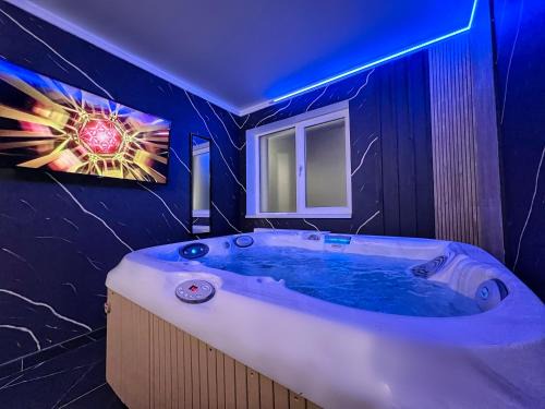 Sibiu Apartment | Relax at Luxor - Jacuzzi & Cozy Apartments Await You