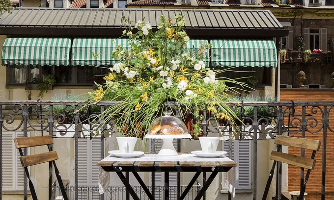 Historic Centre Apartment | Guest Rated 10/10: LuxRent Loft Lagrange with Spa & Dining