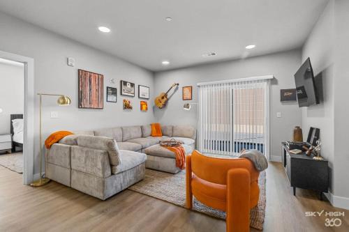 Rogers Apartment | Luxuary Apt, Pool, Kingbeds, Near Amp