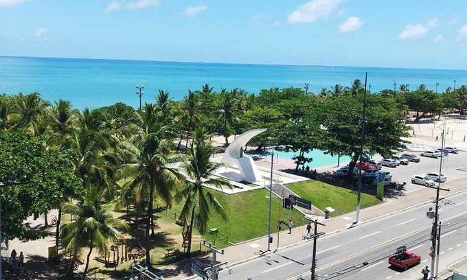 Pajucara Apartment | Oceanfront Suites at BEIRA-MAR with Exceptional Views
