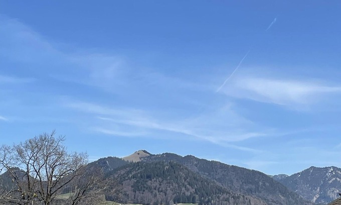 Bad Wiessee Apartment | Exceptional Lake View Retreat with Breakfast & Family Amenities