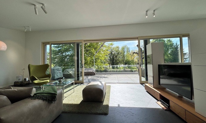 Radolfzell am Bodensee Apartment | Seeblick Deluxe: Scenic Getaway on Mettnau Peninsula