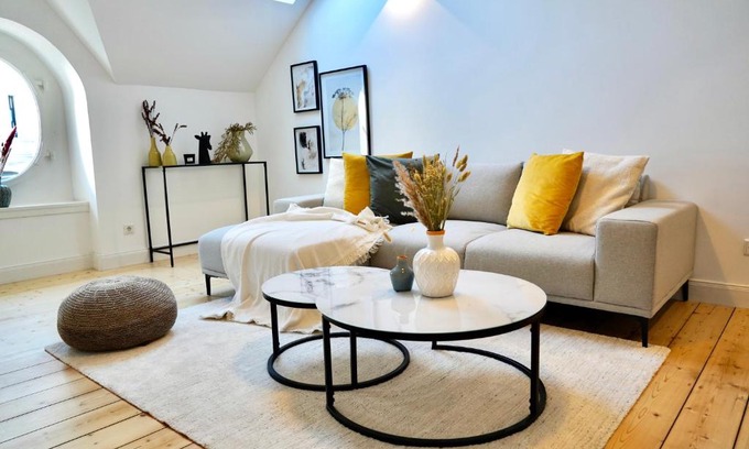 Wuppertal Apartment | Elegant Maisonette in Trendy Neighborhood with Child-Friendly Perks