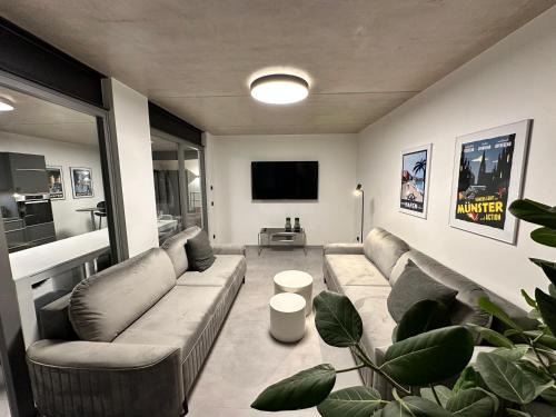 Berg Fidel Apartment | Stylish Apartment by the Canal - Family and Pet Friendly