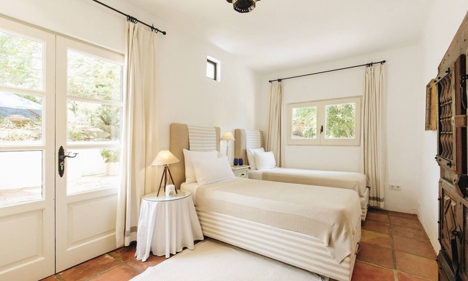 Sant Rafael de Sa Creu Villa | Elegant Casa Pacífica Villa with Outdoor Dining in Ibiza