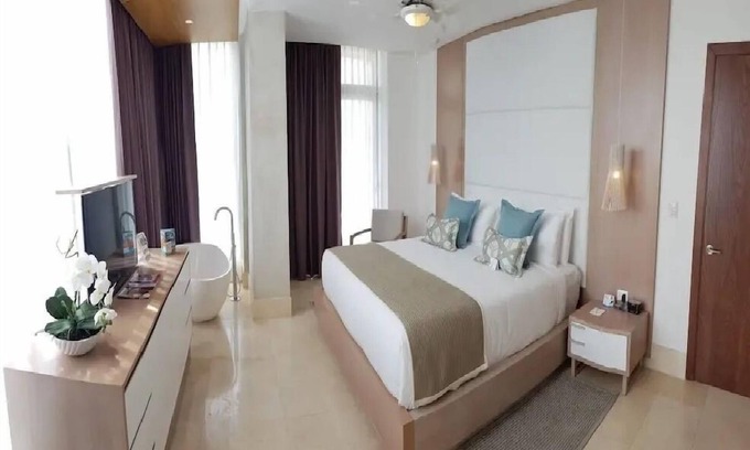 Los Brazos Apartment | Elegant 1 Bedroom Sunrise Suite with Pool and Spa Access