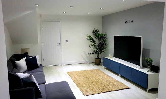 Seacroft Apartment | Ideal 2-Bed House Near Leeds City Centre - Perfect for Families