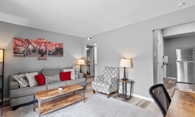 St. Charles Historic District Apartment | Elevated 2-Bedroom Retreat with Spa Near Main Street