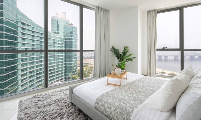 Dubai Festival City Apartment | Elegant 2BR Apartment with Breathtaking Dubai Creek Views
