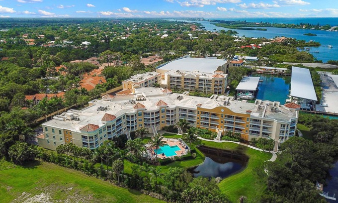 Osprey Condo | Luxurious 3/2 Waterfront Retreat in Osprey, FL!