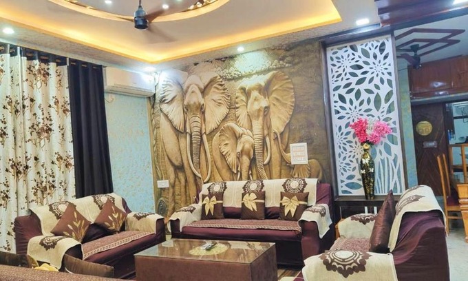 Vaishali Apartment | Family-Friendly 3 BHK Flat in Ghaziabad - Rated 9/10