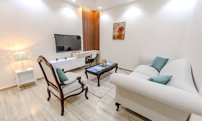 Dream Land Apartment | Elegant Golf View Apartment with Child-Friendly Amenities