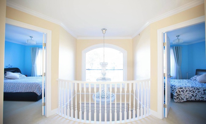 Sunset House | Luxurious 3BR House w/Balcony, Garden in Sunset Vancouver