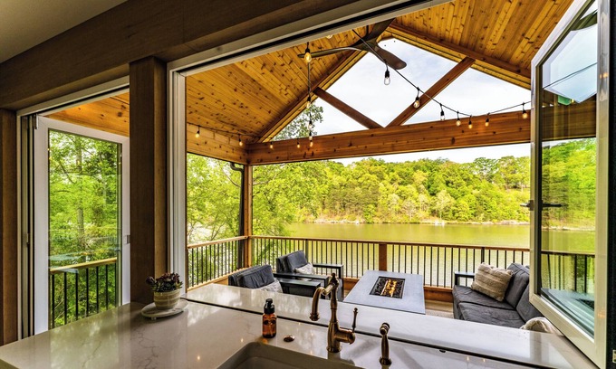 Greenville - Spartanburg House | Exceptional 3BR Retreat on Lake Saluda with Kayaks