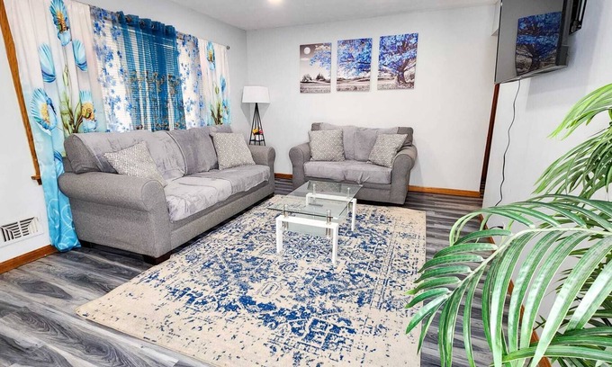 Buechel House | Elegant 4-Bedroom Escape in the Heart of Kentucky