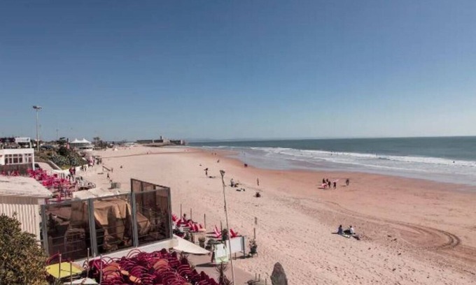 Carcavelos Apartment | Luxurious 4Bedroom Apartment with Terrace & Sea Views,100m from Carcavelos Beach