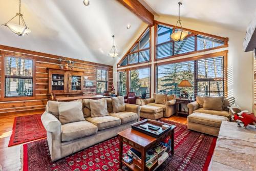 Stonehaven House | Inviting 4BR Retreat with Hot Tub Near Golf Course