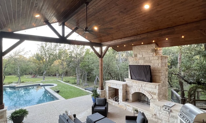Dripping Springs House | Stunning 5-Bedroom Retreat with Pool on Two Acres