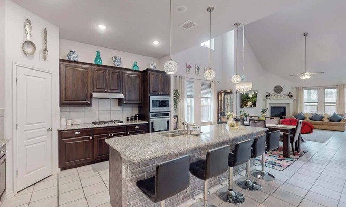 Keller House | Elegant 5-Bedroom Retreat with Pool and Ocean View
