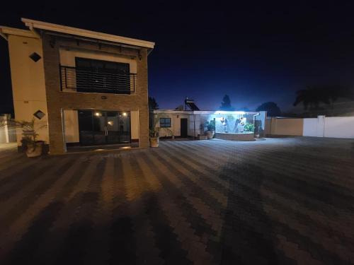 Harare Villa | Luxurious 6 bed 6 baths in Sunridge - 2299